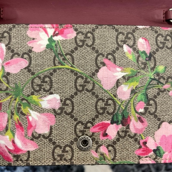 Gucci Blooms Floral Wallet on Chain - Picture 6 of 13